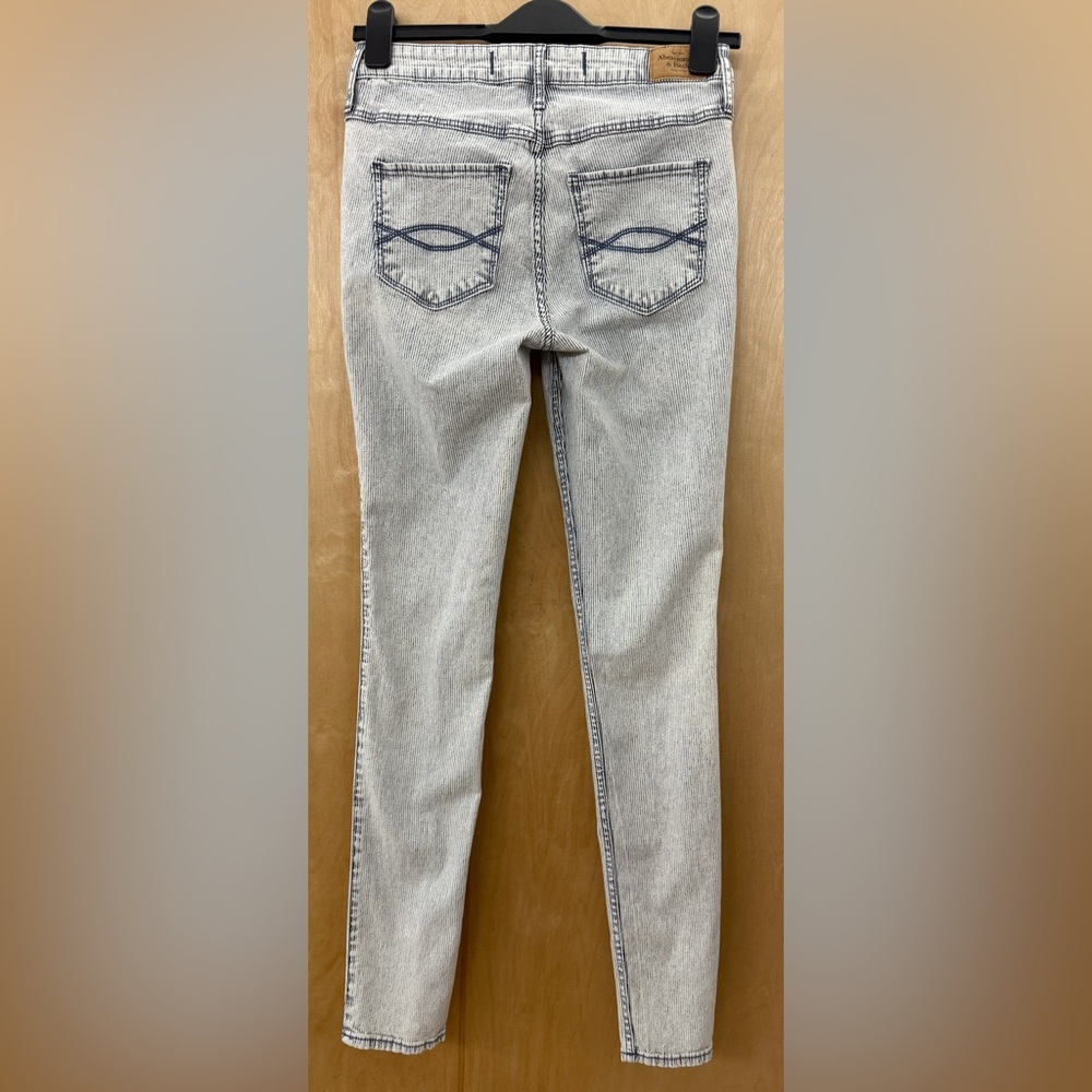 Abercrombie & Fitch High Rise Super skinny Pinstripe Jean - Picture 10 of 16